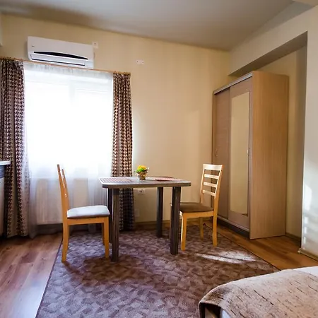 Aparthotel Bonjour 3*