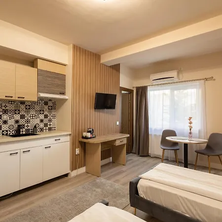 Aparthotel Bonjour 3*